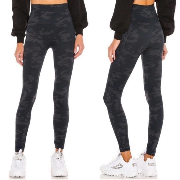 SPANX Look At Me Now Seamless Legging - Picture 1 of 9